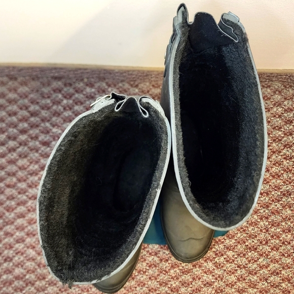 NEW WindRiver Insulated black rain boots with adjustable calf strap - Picture 5 of 8